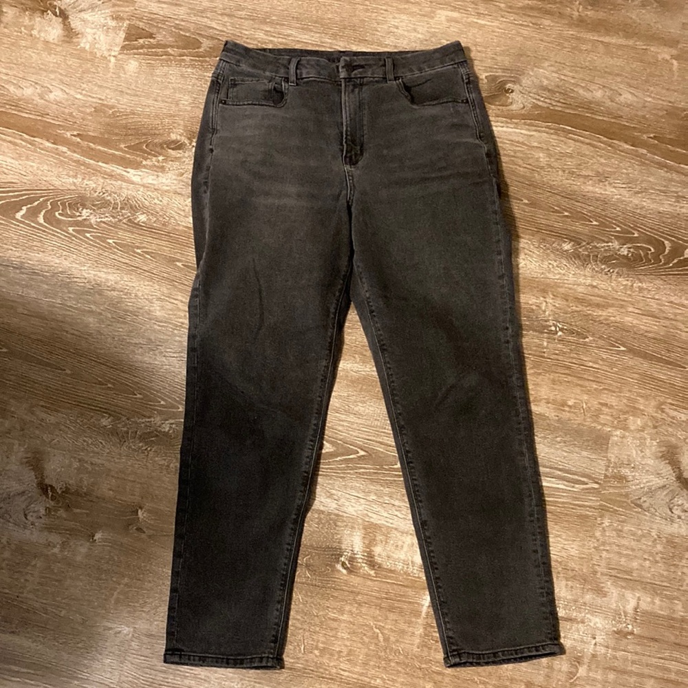 American Eagle stretch curvy mom jean size 10 faded black